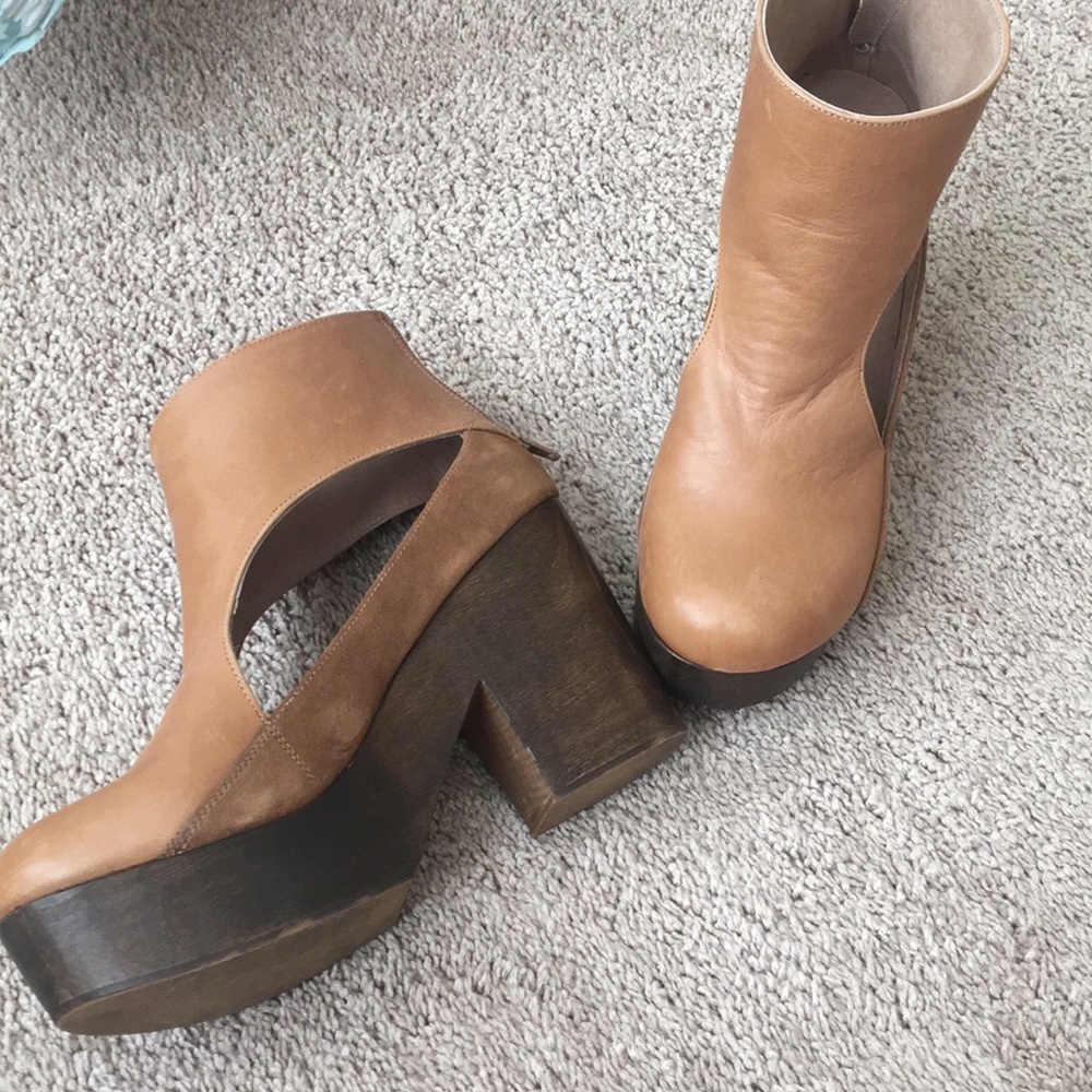 Free People Clogs